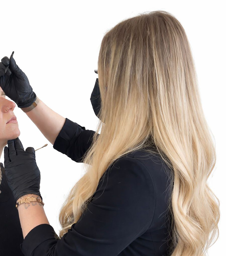 Emilia - Cosmetic Artist